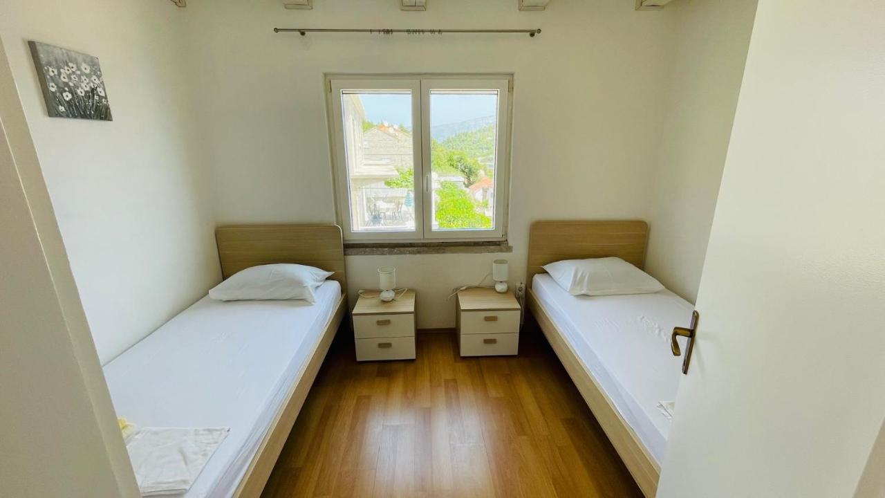 Apartments Danijela 鲁巴达 外观 照片