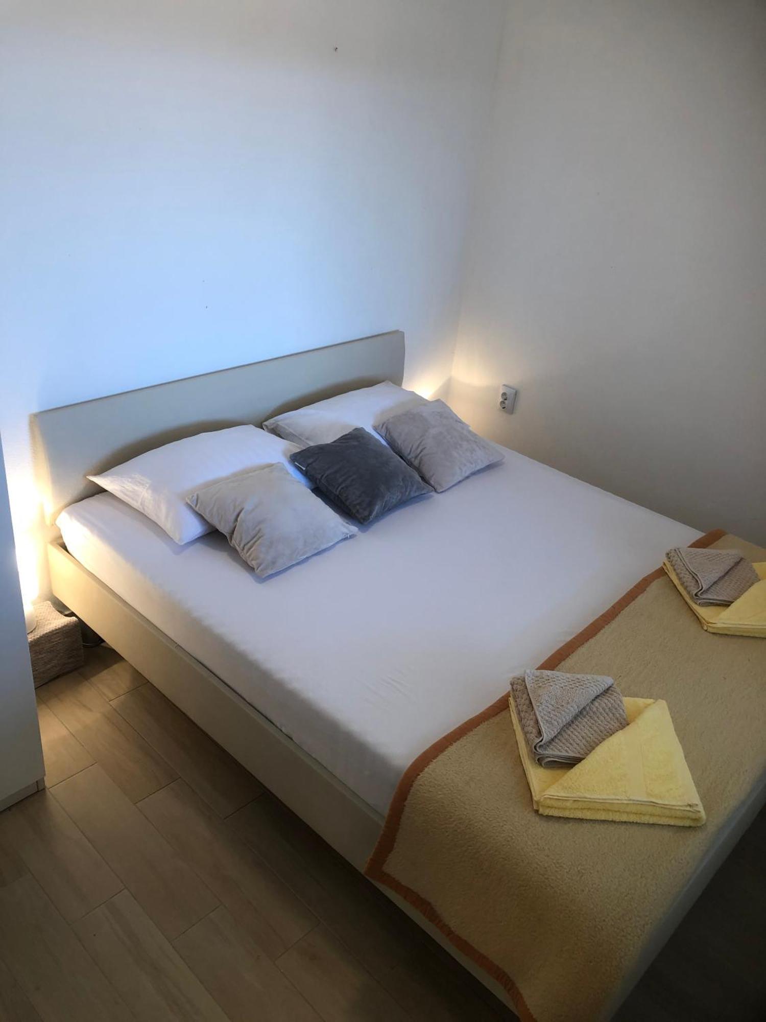 Apartments Danijela 鲁巴达 客房 照片